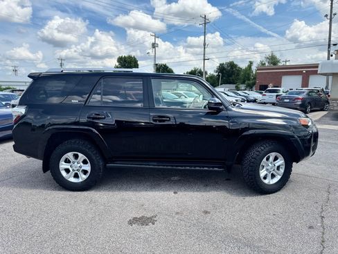 Used 2014 Toyota 4Runner SR5 image 2