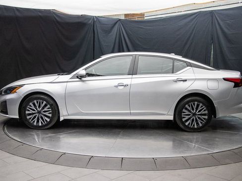 Used 2025 Nissan Altima 2.5 S image 9