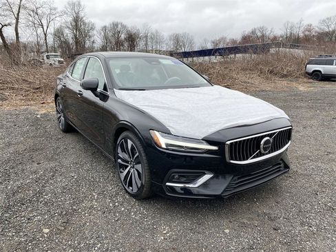 Certified 2023 Volvo S60 B5 Ultimate w/ Climate Package image 2