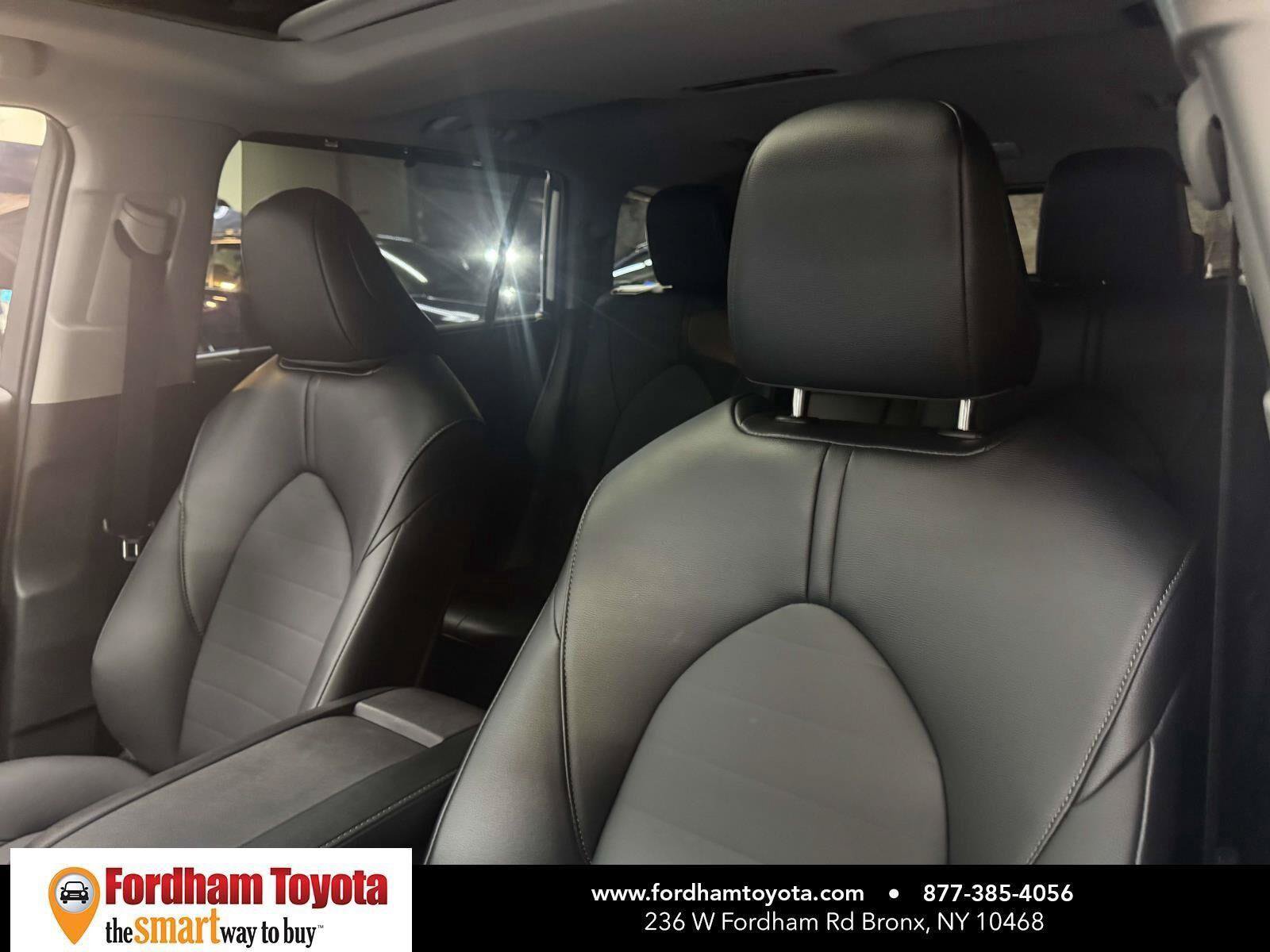 Used 2023 Toyota Highlander XLE AWD/4WD image 28
