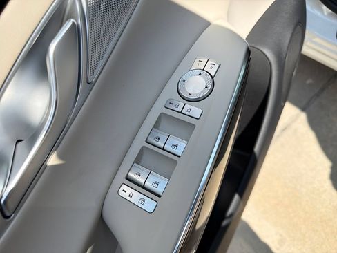 Certified 2026 Genesis GV70 2.5T AWD/4WD image 11