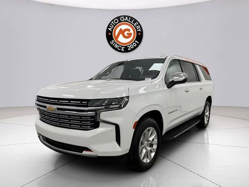 Used 2023 Chevrolet Suburban Premier RWD image 3