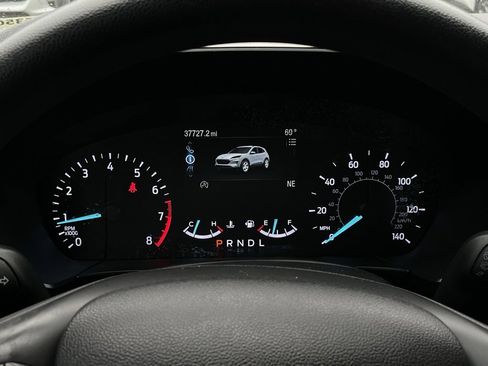 Used 2020 Ford Escape SE image 17