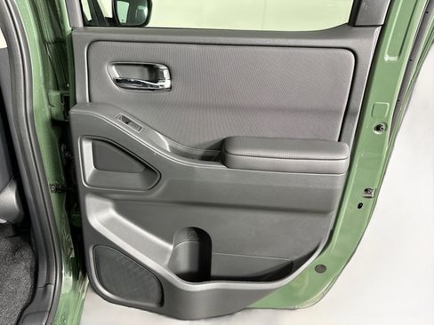 Used 2024 Nissan Frontier SL w/ Technology Package image 30