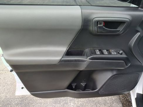 Used 2023 Toyota Tacoma SR AWD/4WD image 15