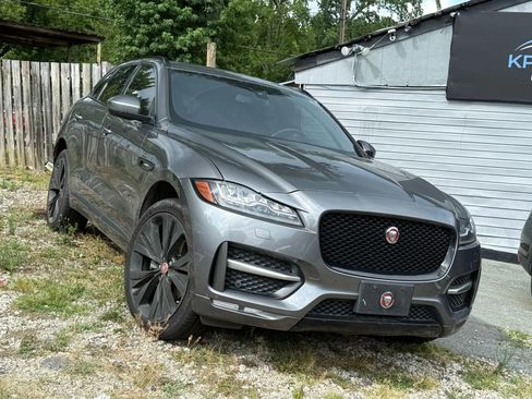 Used 2017 Jaguar F-PACE R-Sport image 1