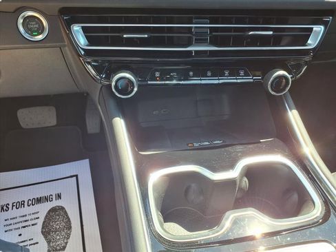 Used 2024 Chevrolet Traverse RS image 26