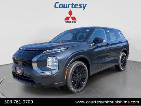 New 2026 Mitsubishi Outlander LE AWD/4WD image 1