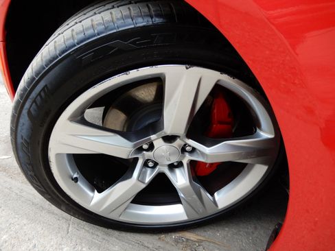 Used 2021 Chevrolet Camaro LT image 18