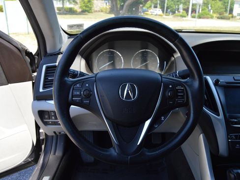 Used 2018 Acura TLX FWD image 12