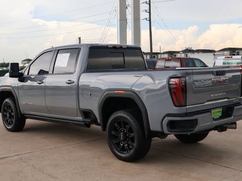 Used 2024 GMC Sierra 2500 AT4 w/ AT4 Premium Plus Package AWD/4WD image 4