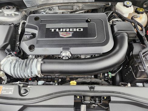 Certified 2023 Cadillac XT4 Luxury w/ Cold Weather Package image 30