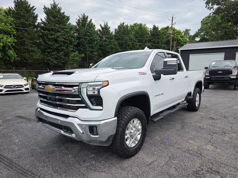 Used 2024 Chevrolet Silverado 2500 LTZ w/ LTZ Plus Package AWD/4WD image 3