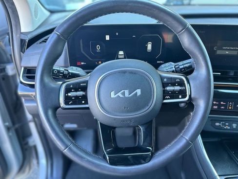 Used 2025 Kia Carnival SX Prestige image 15