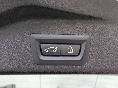 Used 2022 BMW X5 xDrive40i w/ M Sport Package image 35