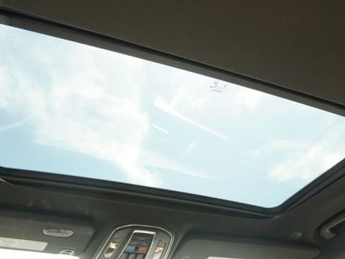 New 2026 Jeep Grand Wagoneer 4WD image 18
