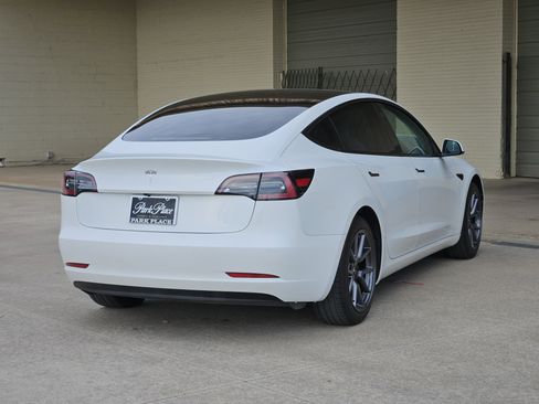Used 2021 Tesla Model 3 Standard Range Plus image 9