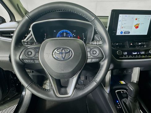 Used 2023 Toyota Corolla Cross XLE w/ Convenience Package FWD image 15