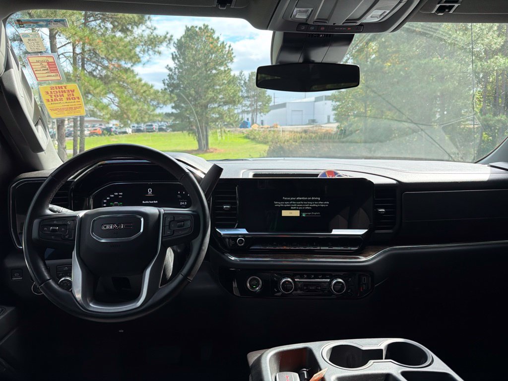 Used 2024 GMC Sierra 1500 Elevation w/ LPO, Elevation Black Package AWD/4WD image 10