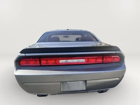 Used 2011 Dodge Challenger RWD image 6