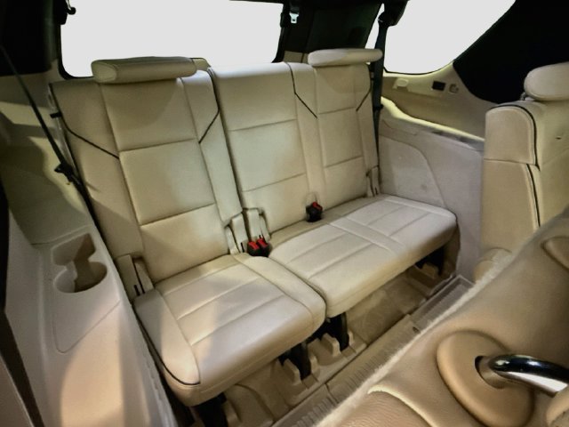 Used 2023 Cadillac Escalade Premium Luxury w/ LPO, Floor Liner Package AWD/4WD image 24
