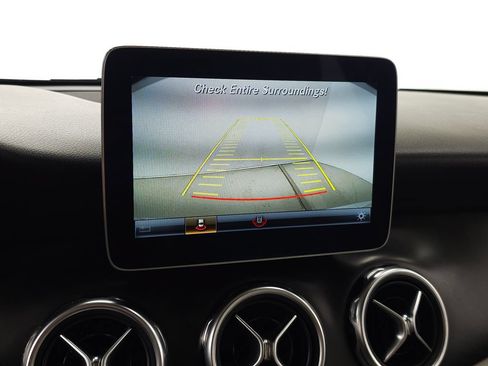 Used 2020 Mercedes-Benz GLA 250 4MATIC image 26