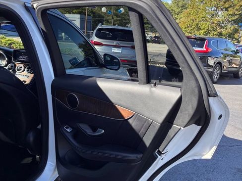Used 2019 Mercedes-Benz GLC 300 4MATIC image 57
