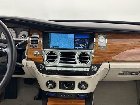 Used 2011 Rolls-Royce Ghost image 19
