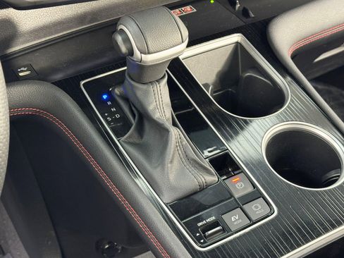 Used 2025 Toyota Sienna XSE w/ XSE Plus Package image 30