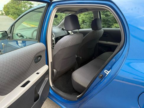 Used 2011 Toyota Yaris 4-Door Hatchback w/ PWR Pkg w/Steel Wheels FWD image 6