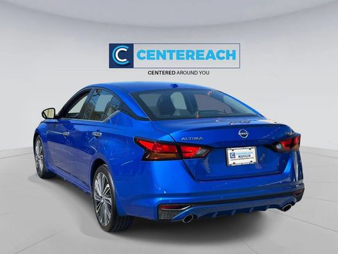 Used 2025 Nissan Altima 2.5 SL FWD image 5