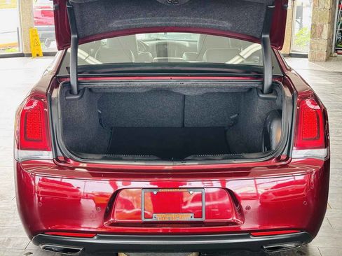 Used 2020 Chrysler 300 S w/ 300S Premium Group 2 RWD image 9