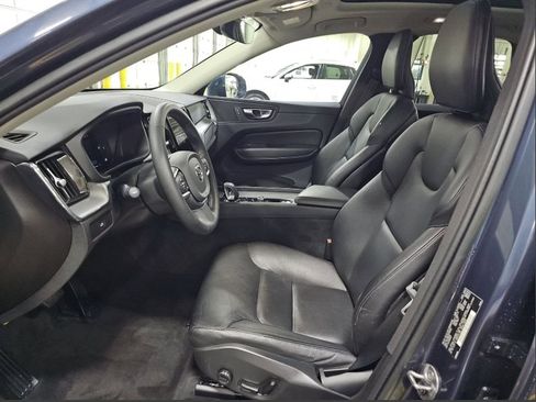 Certified 2023 Volvo XC60 B5 Core w/ Climate Package AWD/4WD image 8