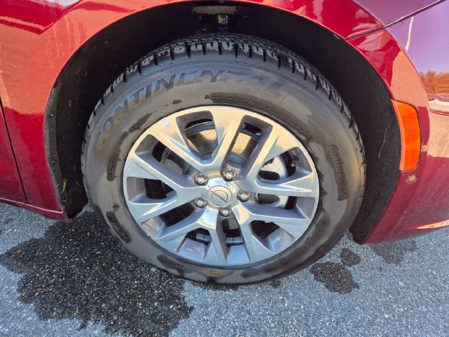 Used 2023 Chrysler Pacifica Pinnacle FWD image 32
