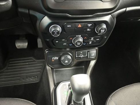 Used 2021 Jeep Renegade Sport image 29