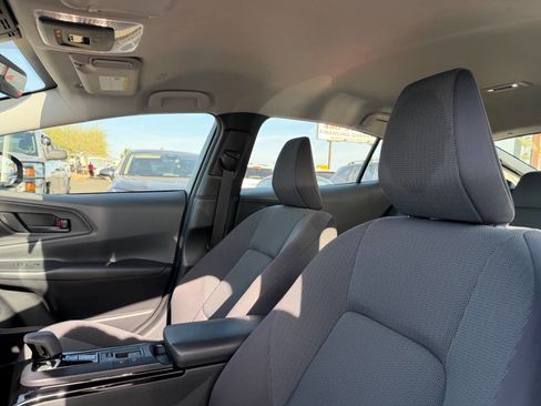 Used 2024 Toyota Prius LE FWD image 11