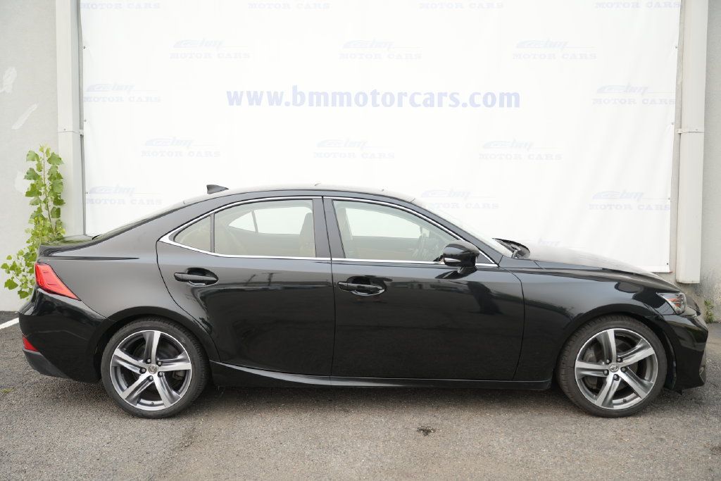 Used 2018 Lexus IS 300 AWD w/ Comfort Package image 7