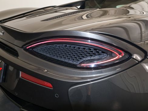 Used 2016 McLaren 570S Coupe RWD image 33