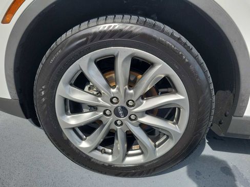 Used 2021 Lincoln Corsair AWD w/ Premium Package image 12