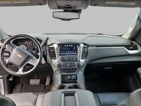 Used 2018 Chevrolet Suburban LT AWD/4WD image 17