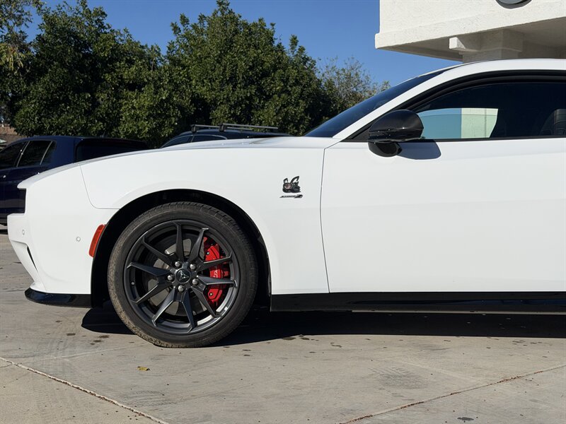 Used 2024 Dodge Charger Daytona Scat Pack w/ Plus Group AWD/4WD image 3