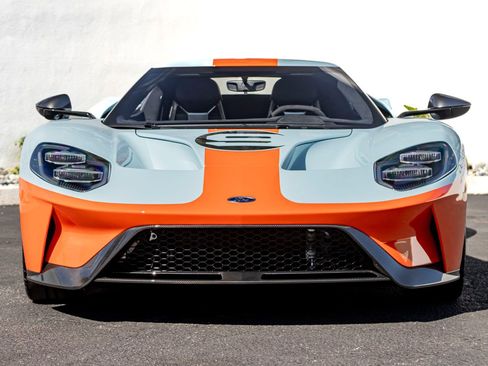 Used 2019 Ford GT RWD image 4