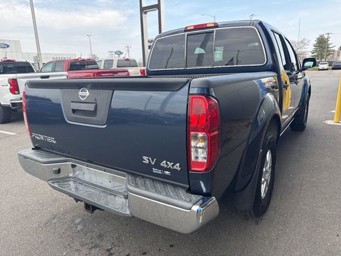 Used 2019 Nissan Frontier SV image 6