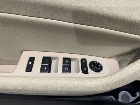 Used 2019 Hyundai Sonata Limited w/ Ultimate Package 04 FWD image 24