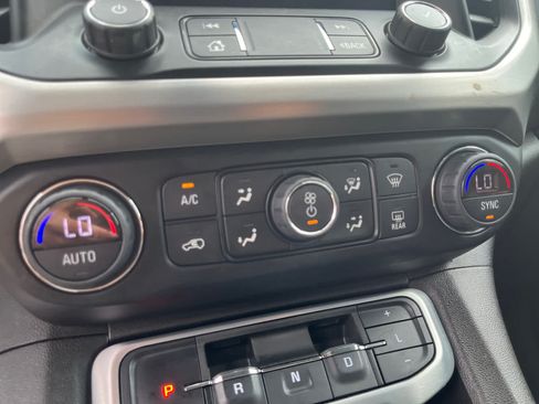 Used 2020 GMC Acadia SLE w/ Driver Convenience Package AWD/4WD image 31