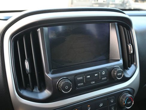 Used 2018 Chevrolet Colorado LT w/ LT Convenience Package image 12