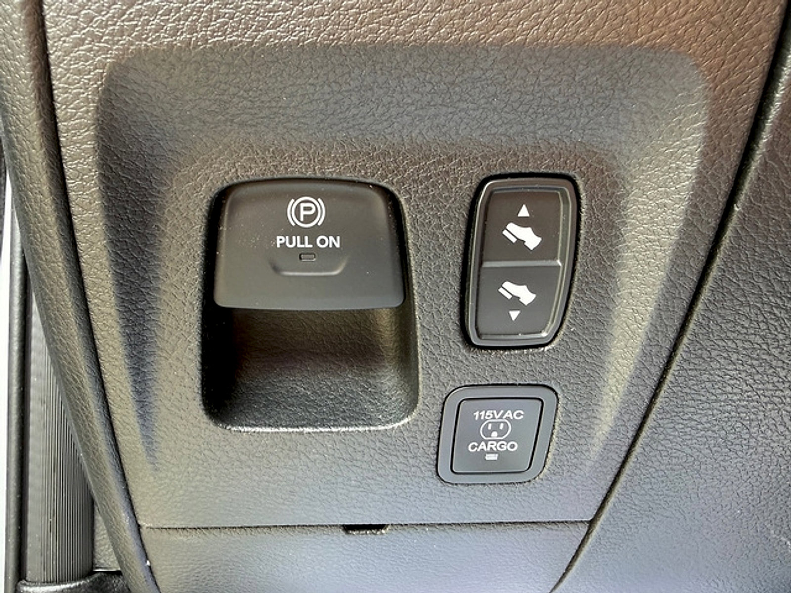 Used 2025 RAM 1500 Limited w/ Body Color Bumper Group AWD/4WD image 21