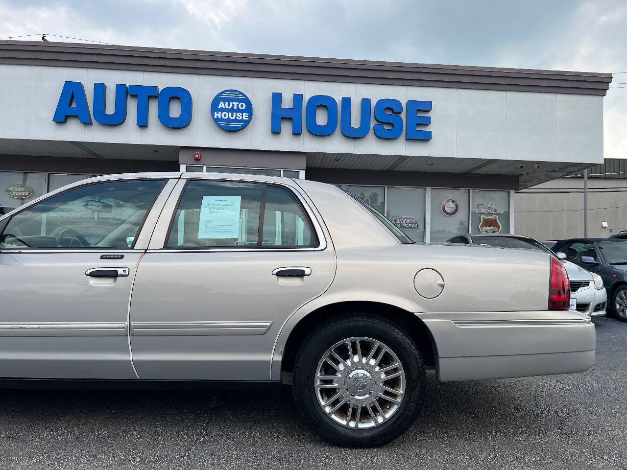 Used 2010 Mercury Grand Marquis LS RWD image 39