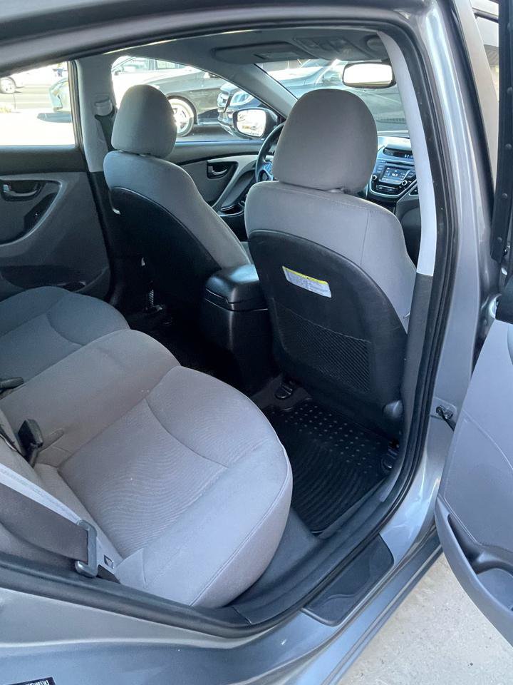 Used 2014 Hyundai Elantra SE w/ Option Group 02 FWD image 16