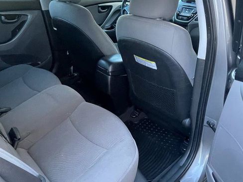 Used 2014 Hyundai Elantra SE w/ Option Group 02 FWD image 16
